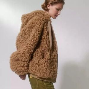 Stella McCartney Brown Teddy Hoodie
by Stella McCartney